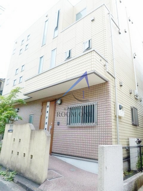 Ｍ．Ｔ．Ｊ　Ｕｒａｓｉｍａ　ｈｉｌｌｓ