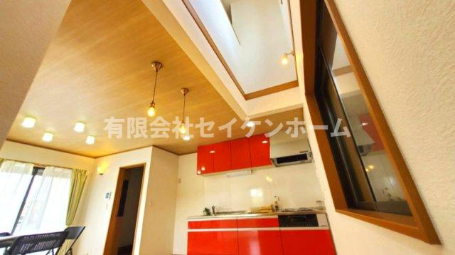深谷市西島　中古住宅　内外装リフォーム済み‼の居間・リビング