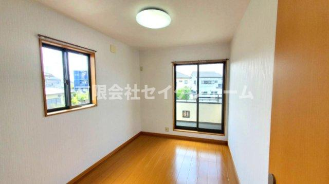 深谷市西島　中古住宅　内外装リフォーム済み‼の子供部屋