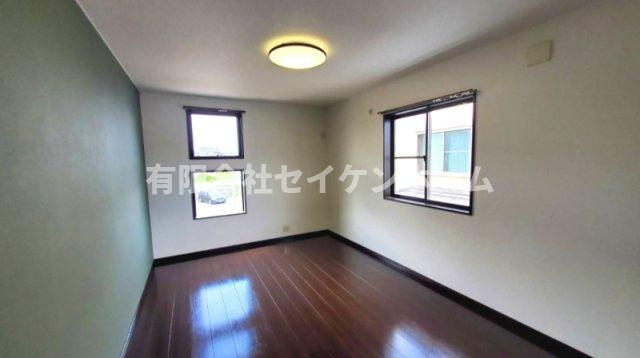 深谷市西島　中古住宅　内外装リフォーム済み‼の寝室