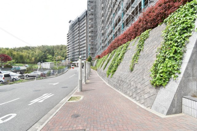 【周辺】 | レジオンスクエア緑地公園 | エイブル売買事業部では、箕面市・豊中市・吹田市・池田市・茨木市・高槻市の北摂エリア全域で、物件のご紹介を致しております。北摂エリアにて購入物件をお探しの際は、当社までお問合せ下さいませ。