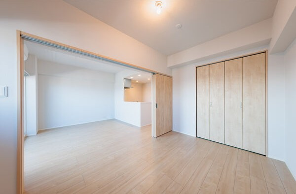 S-RESIDENCE大曽根bresaの居間・リビング