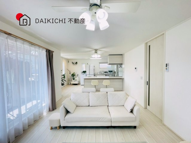 【居間・リビング】 | 行田市長野2丁目　中古戸建