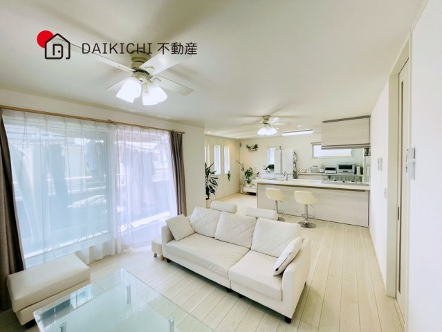 【居間・リビング】 | 行田市長野2丁目　中古戸建
