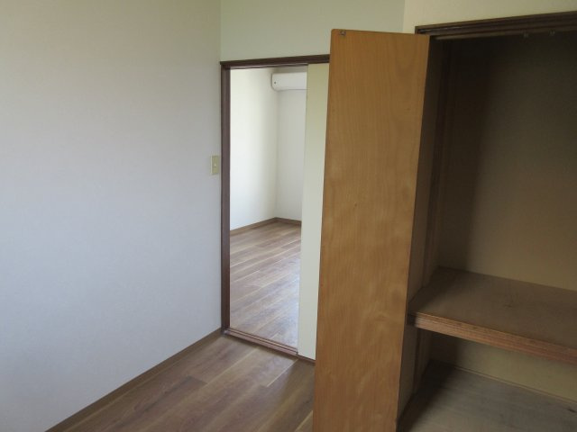 伊藤マンションⅡの洋室