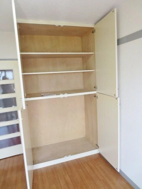 氷川台１０フラッツの収納