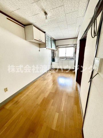 阪南町4丁目テラスハウスの居間・リビング