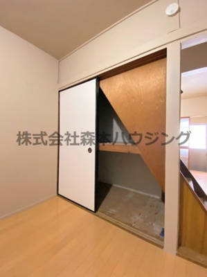 【収納】 | 　門真市岸和田2丁目15テラスハウス | 階段下収納です