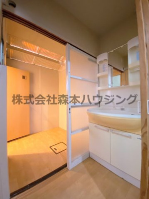 【洗面所】 | 　門真市岸和田2丁目15テラスハウス | 脱衣スペースもあります