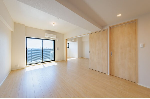 S-RESIDENCE大曽根bresaの居間・リビング