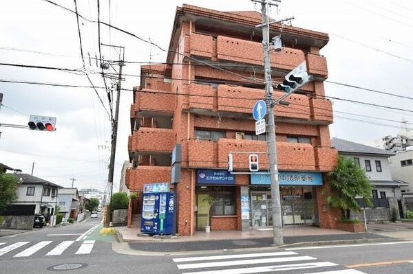 レジデンス川中の外観
