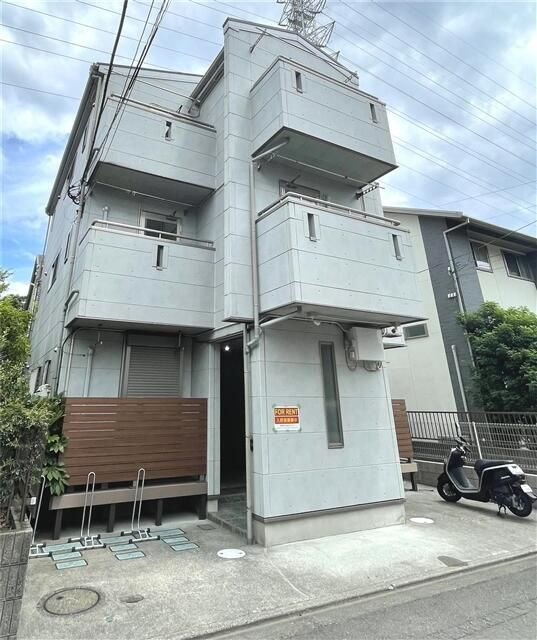 シルバ―ドルフィンの外観