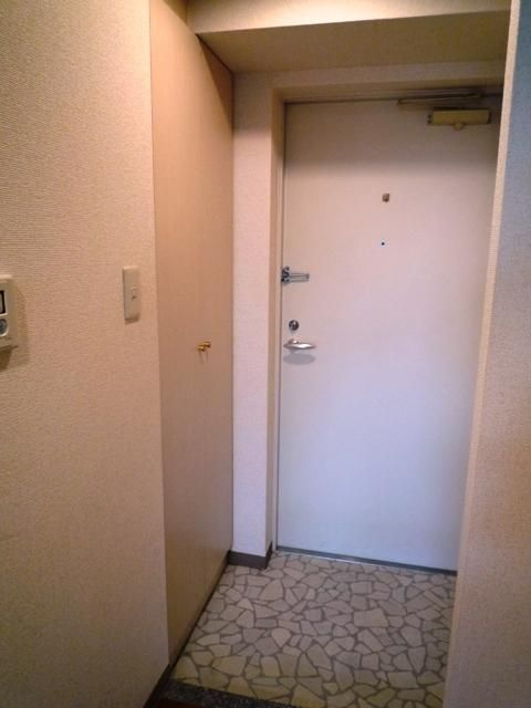 伊勢原七番館の玄関