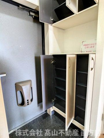 直方市大字上頓野のアパートの収納
