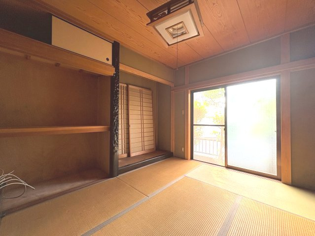 長岡京市緑が丘の和室|押入スペースを完備。荷物もすっきり収納できて安心です！