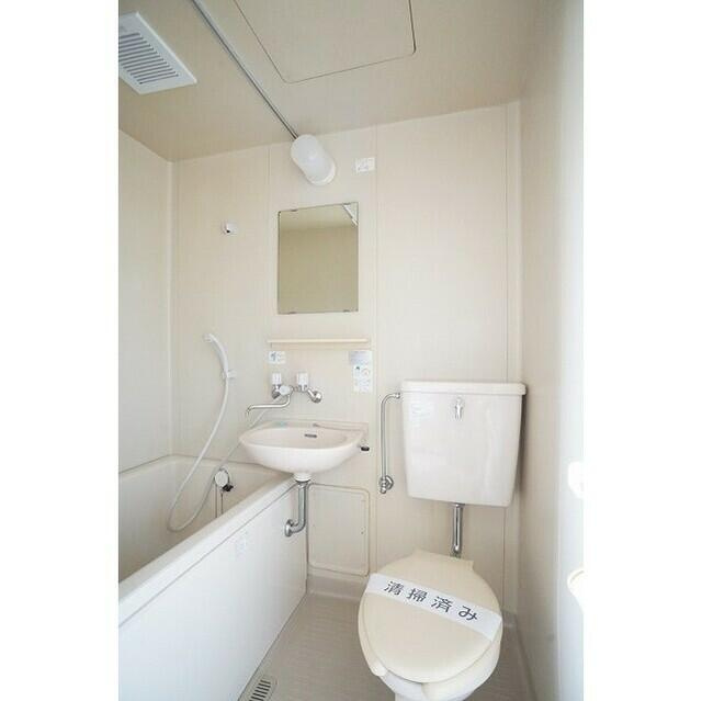 トイレと同室で掃除がらくらく♪