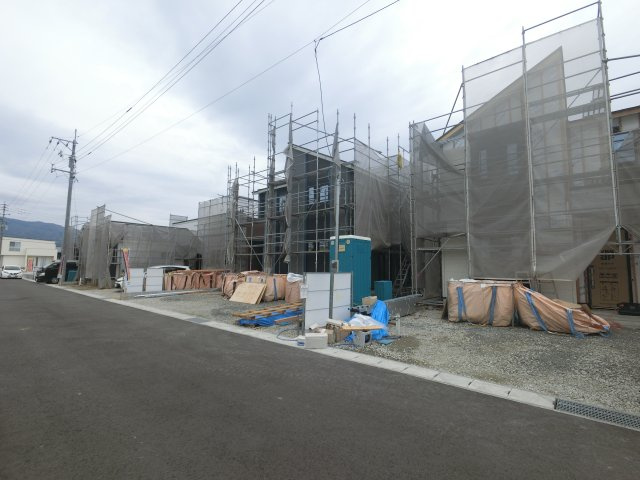 小城市三日月町長神田9期　2号棟の前面道路含む現地写真|前面道路含む現地写真です