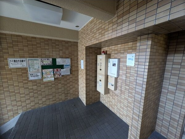 シャトーマスヒコのエントランス