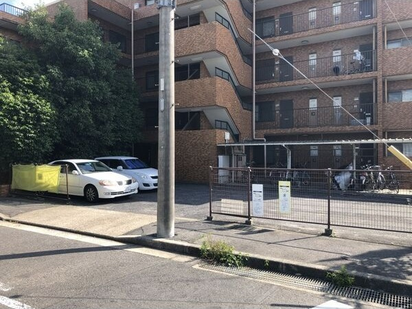 つつじヶ丘パークマンションの駐車場
