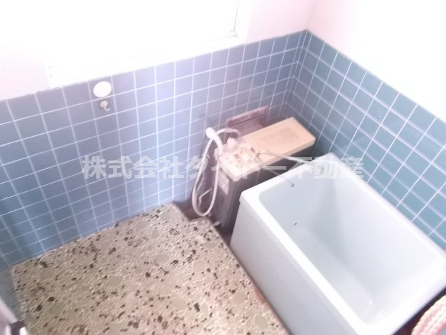 穴井ビルの浴室