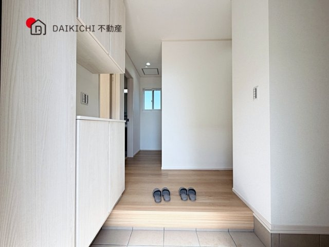 【玄関】 | 鴻巣市小松1丁目　新築戸建　全14棟　14号棟