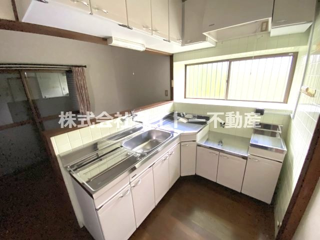 山近貸家のキッチン