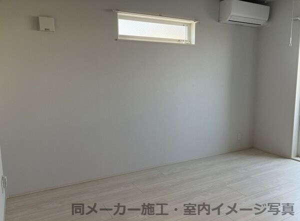 REGALEST川西Ⅲの居間・リビング