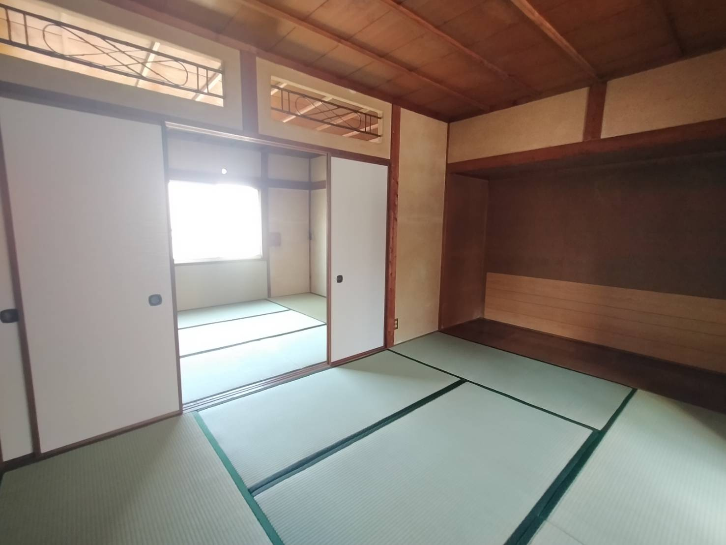愛知県愛西市町方町彦作堤外戸建ての和室|明るい和室です