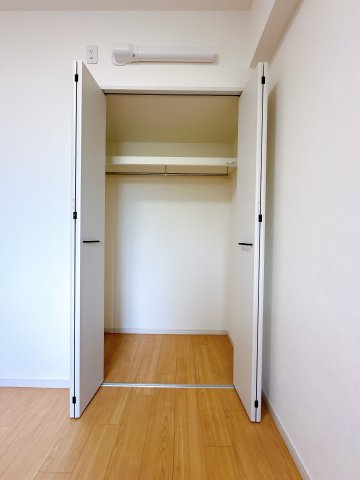 一光ハイツ千代田橋の収納|南側洋室/6帖/クローゼット付き