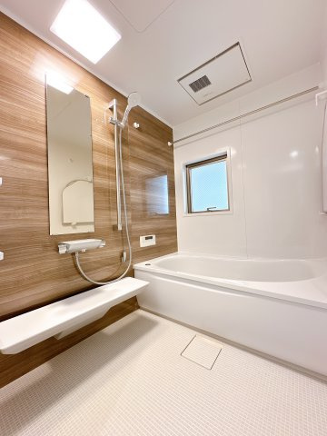ライオンズシティ栄の浴室|浴室乾燥機採用♪
