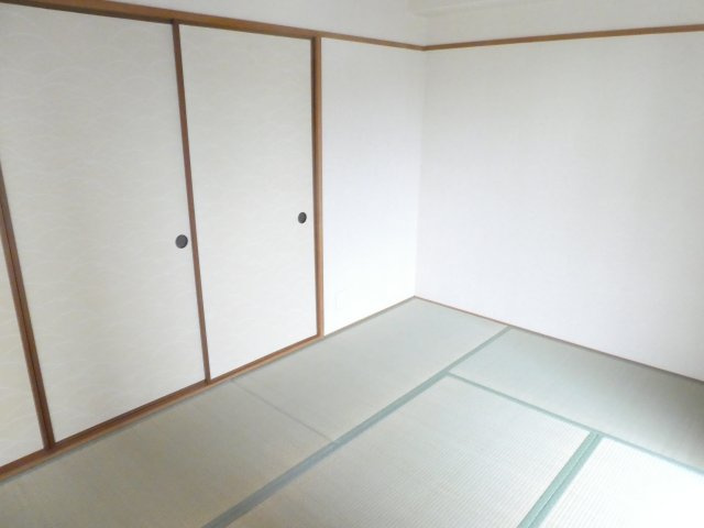 グランヴィラージュ逆瀬川の和室