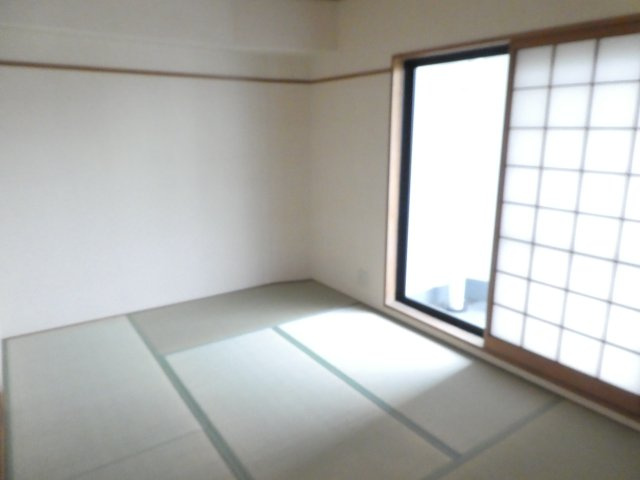 グランヴィラージュ逆瀬川の和室