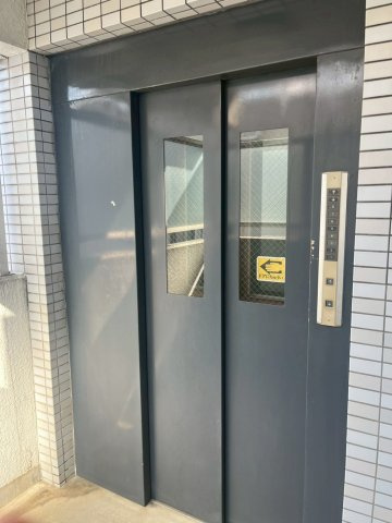 グランピア今津のその他共用部分|エレベーターです。