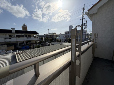 【バルコニー】 | 沖縄市登川（カーポート太陽光パネル付き） | バルコニー2ヶ所付き♪