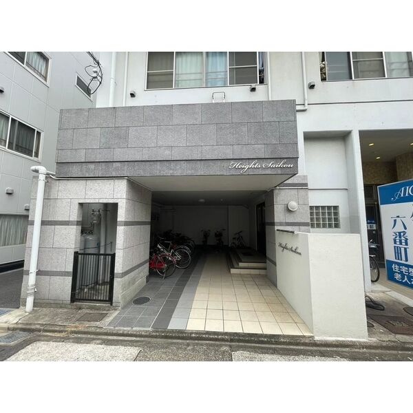 ハイツ西郊の外観