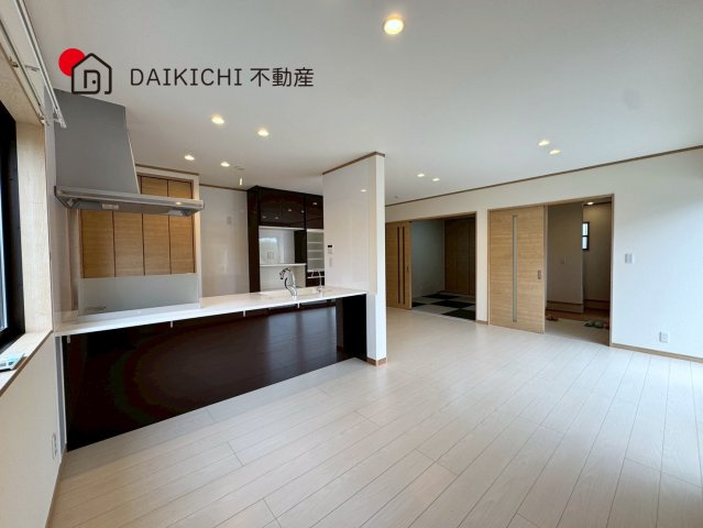【居間・リビング】 | 加須市多門寺　中古戸建