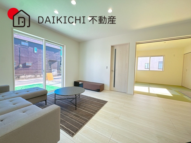 【居間・リビング】 | 鴻巣市松原3丁目　新築戸建　全9棟　6号棟 | ※家具付き販売ではございません。
