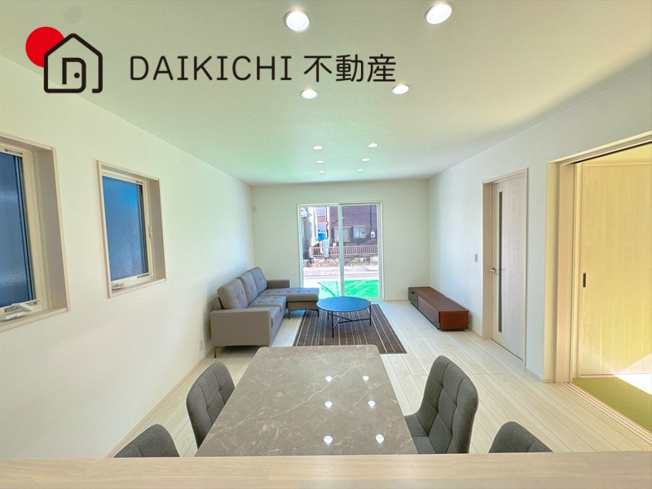 【居間・リビング】 | 鴻巣市松原3丁目　新築戸建　全9棟　6号棟 | ※家具付き販売ではございません。