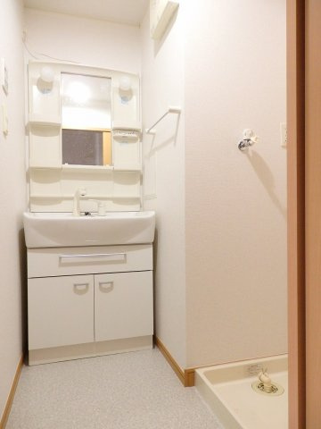 ルミナスＮｉｓｈｉｈａｒａの洗面所|コンパクトで使いやすい洗面所