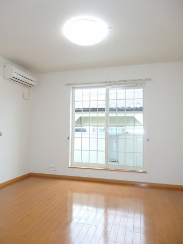ルミナスＮｉｓｈｉｈａｒａの居間・リビング|こちらのリビングで趣味の時間をお楽しみください