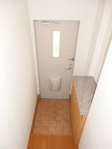 ルミナスＮｉｓｈｉｈａｒａの玄関|シンプルで使いやすい玄関です