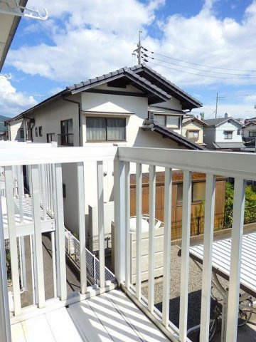 シティハイツ西本ＹＳのバルコニー|外からの目が気にならないバルコニーで洗濯物が干せます