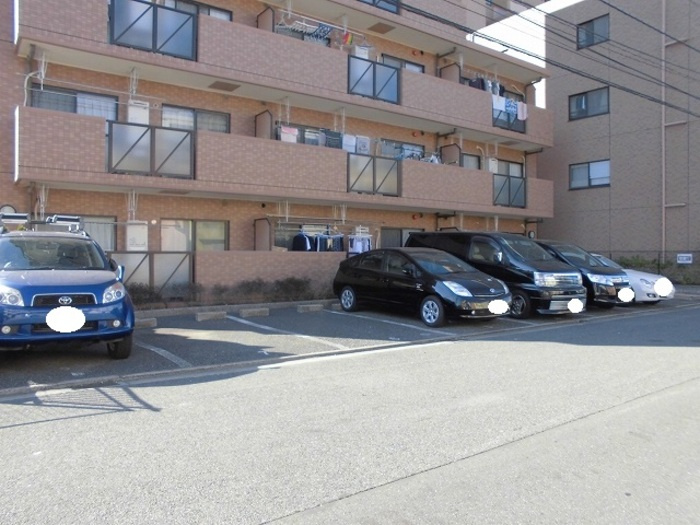 エスポワール篠崎の駐車場