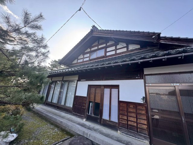 砺波市安川中古住宅