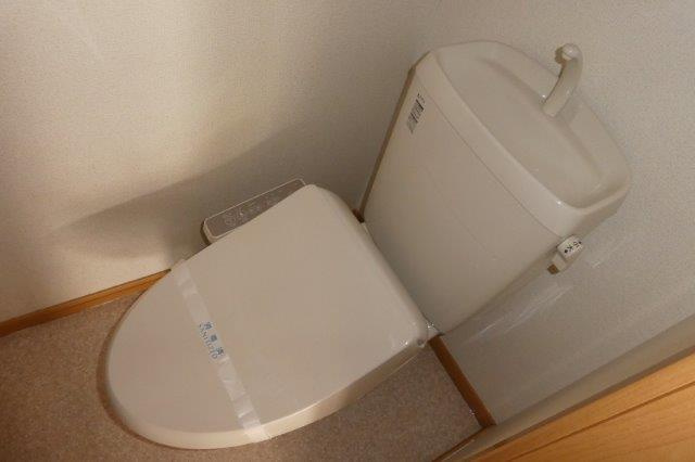 総社市中原のアパートのトイレ|ウォシュレット