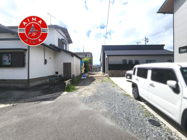 筑紫野市大字牛島第4-1棟（1号棟）の外観|前面道路含む現地の写真です。