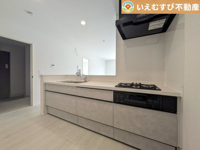 LIGNAGE　羽生市南5丁目のキッチン|機能性収納性に溢れるキッチン
収納もたっぷり付いていてすっきり片付く！毎日楽しくお料理が出来そうです！