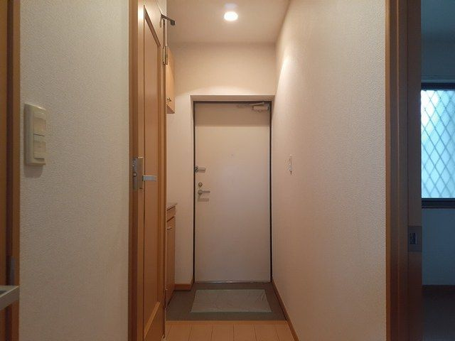 ア　ディンプルの玄関