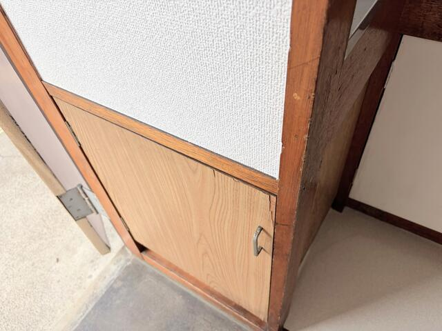 ガス台下の靴箱