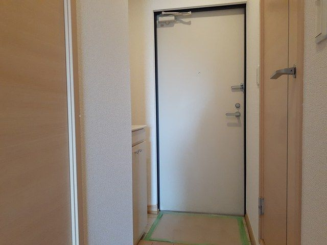 オルジュ本町Ⅱの玄関